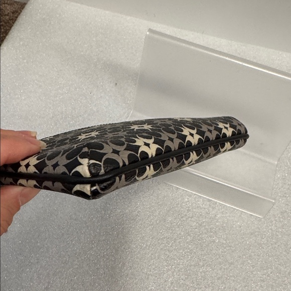 Coach Black and Cream Wristlet - Picture 6 of 7